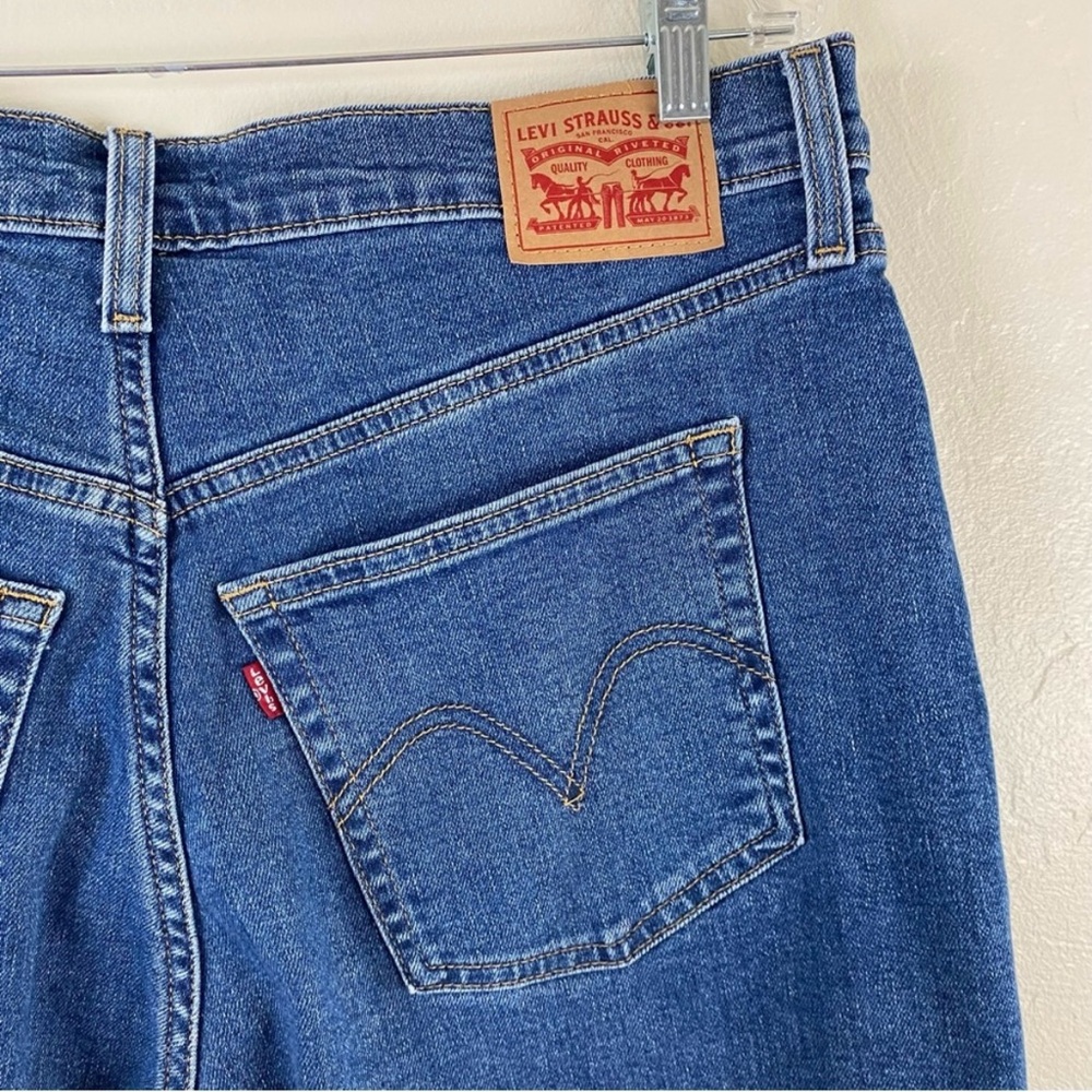 Women’s NWT Levi’s Wedgie Straight Jeans - Picture 7 of 9